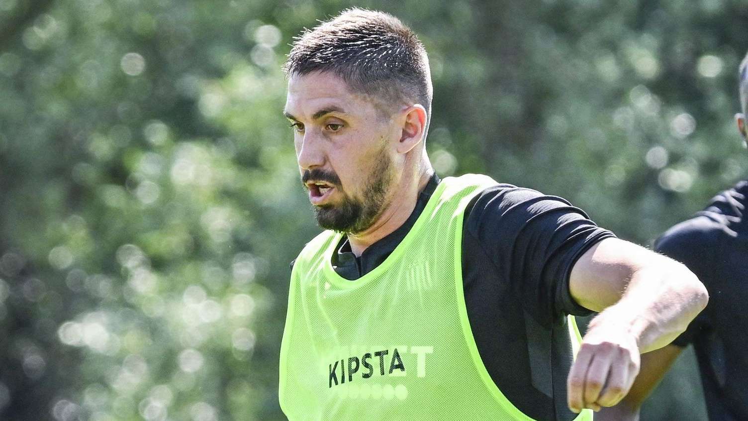 一名年轻的 一名年轻的